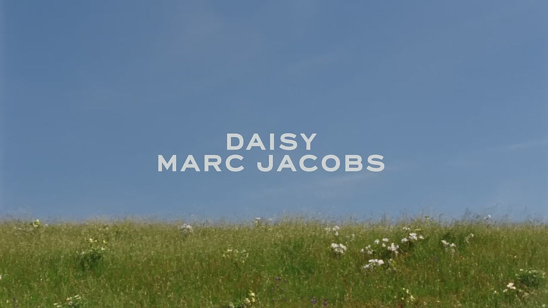 Daisy Marc Jacobs.mp4__PID:07a94309-c184-4478-b691-6f2e83a4d634